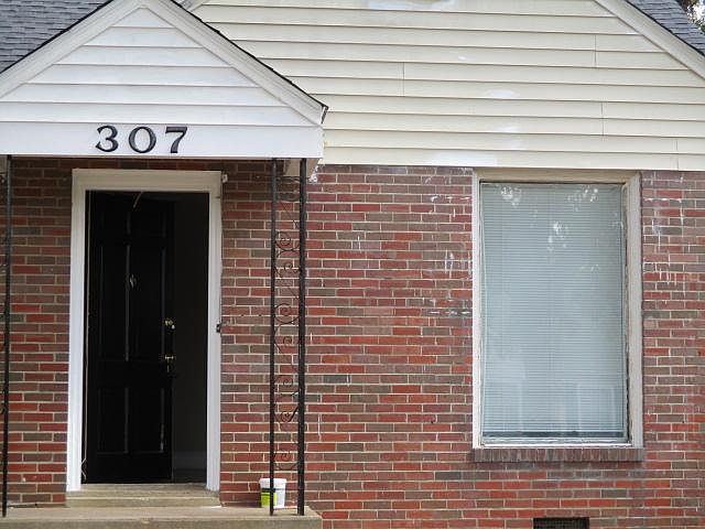 1st image of 307 1st Ave