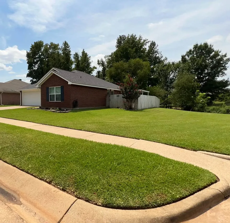 3 bed, 1383 sqft, $1,775 — Photo 3