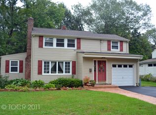 38 Douglass St, Waldwick, NJ 07463