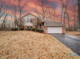 310 Oak Hill Ct, Holland, OH 43528