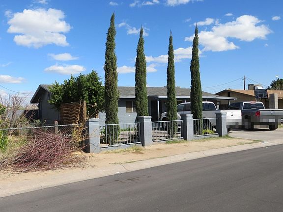 2nd image of 1032 E Desert Ln