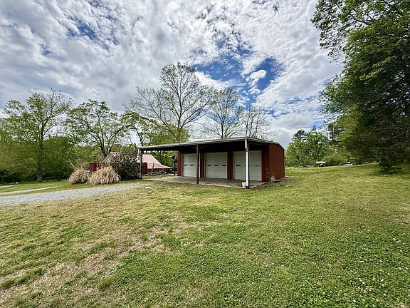 3rd image of 2114 Edgewood Rd