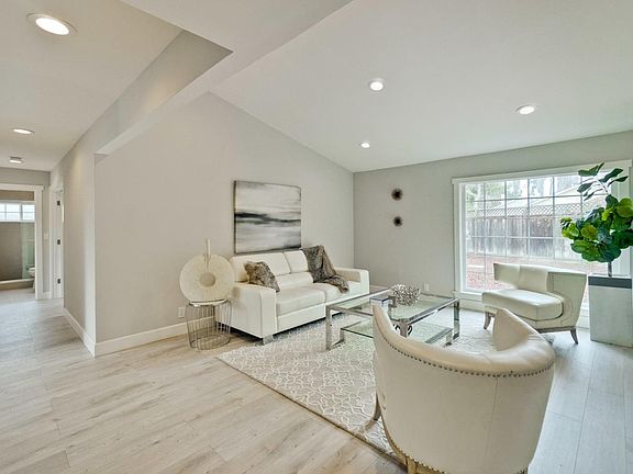 5th image of 607 Lanfair Dr