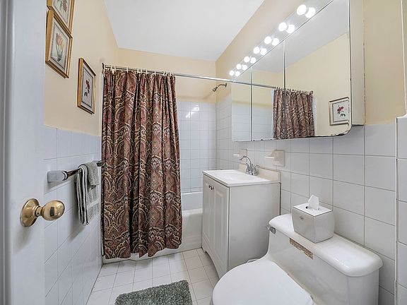 4th image of 315 E 72nd St APT 6K