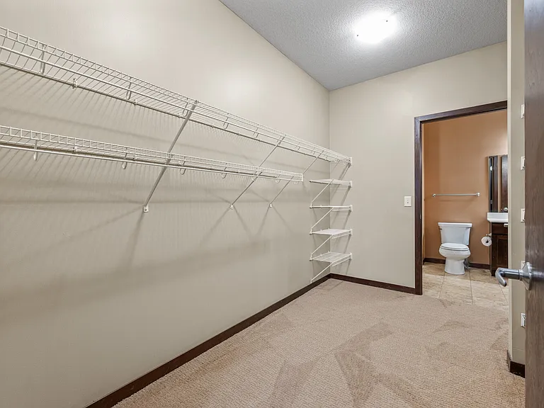 Oaks Station Place — Photo 14