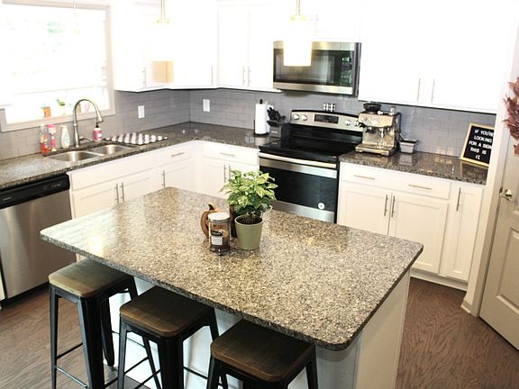 4th image of 1154 Belvoir Ln