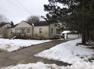 716 4 Mile Rd NE, Grand Rapids, MI 49525