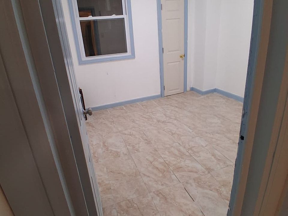 2nd image of 21106 99th Ave #1R