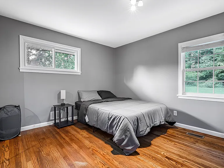 Carriage Dr SW — Photo 2