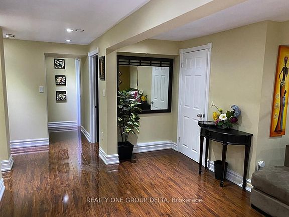 5th image of 75 Donwoods Ct