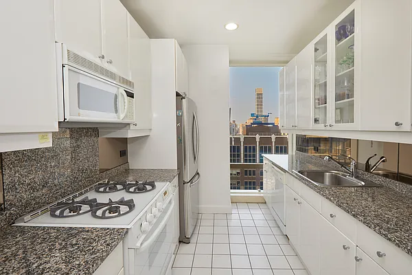 Rented by Douglas Elliman | media 15