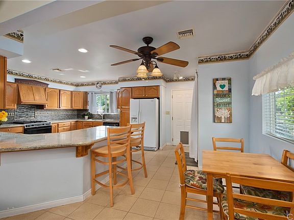 4th image of 28015 Bakerton Ave