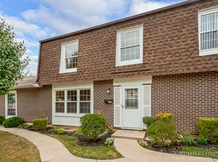 1344 Woodcutter Ln UNIT B, Wheaton, IL 60189