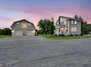 972 E Mountain Rd, Hegins, PA 17938