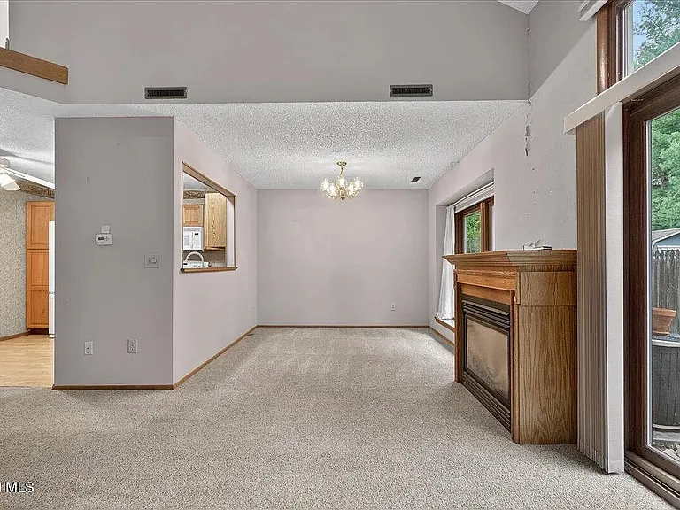 112 Stoney Creek Dr — Photo 5
