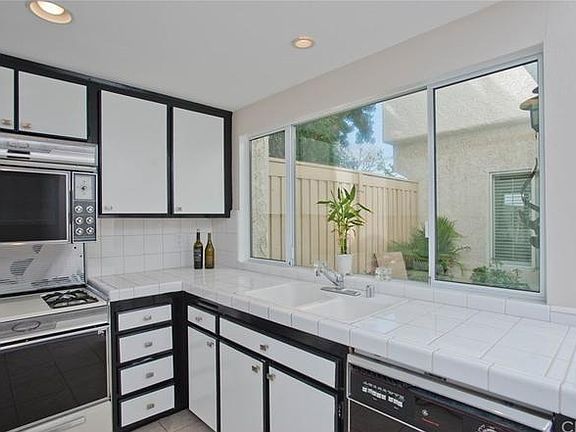4th image of 10240 Zelzah Ave #A