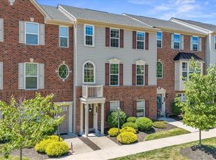 240 Thornapple Ln, Cranberry Township, PA