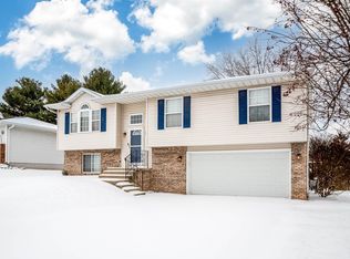 124 Freedom Trl, East Peoria, IL 61611