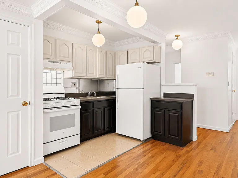157 Columbia St #1 — Photo 1