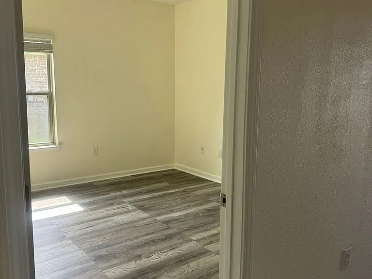 316 Merlin Ct — Photo 9