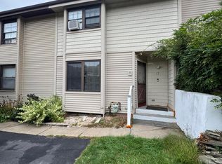 17 Hunts Ct, Clarks Summit, PA 18411