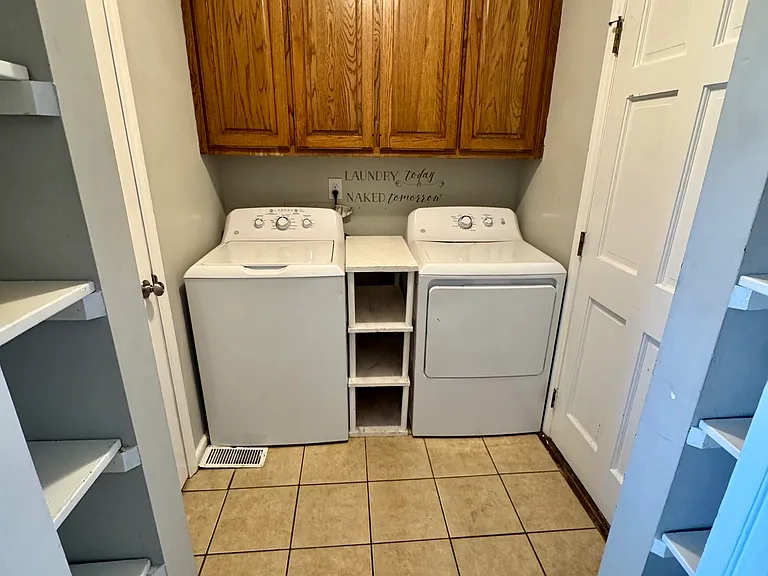 7562 Firethorn Dr — Photo 14