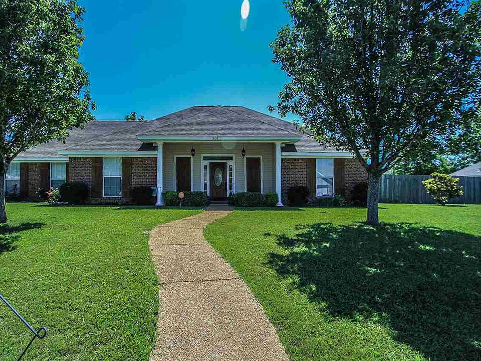 1st image of 801 Pin Oak Pl