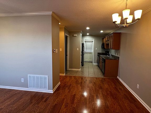 3rd image of 1601 Latourette Ln #7
