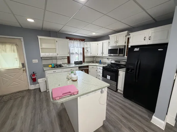 16 John St, Milltown, NJ 08850