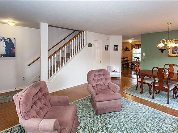 4th image of 323 Brightfield Ln