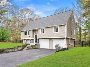 22 Longmeadow Rd, Norfolk, MA 02056