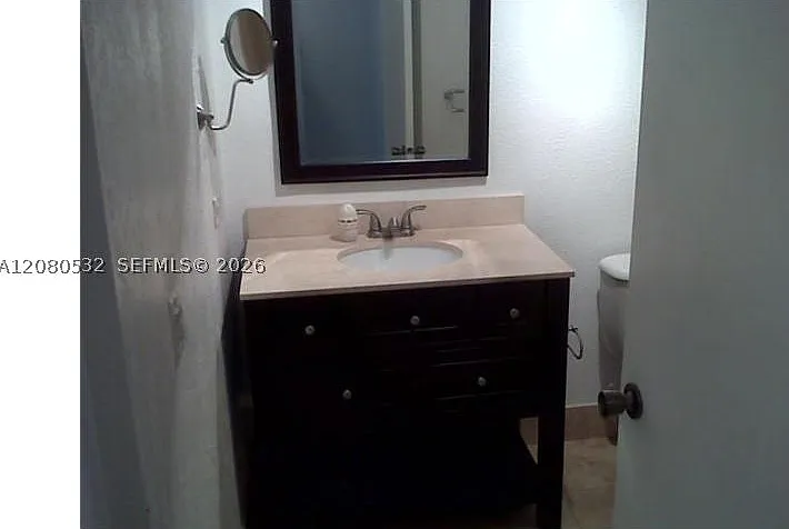 1 bed, 1.0 bath, 710 sqft, $1,795 — Photo 2