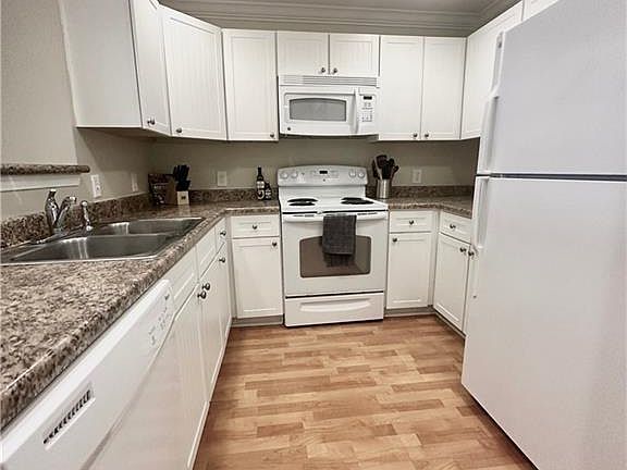 2nd image of 1725 Harvey Mitchell Pkwy S APT 1425