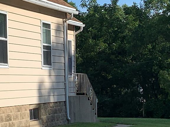 5th image of 118 E Florence St