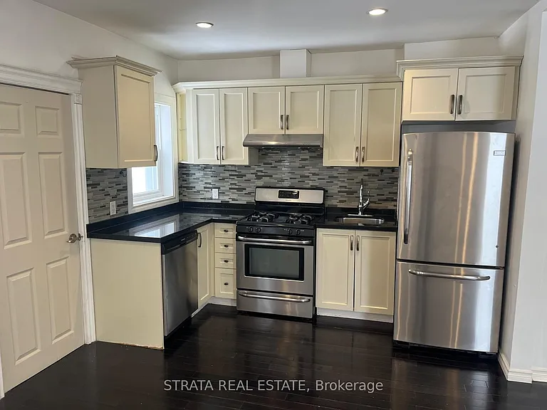 220 Holborne Ave #MAIN — Photo 2