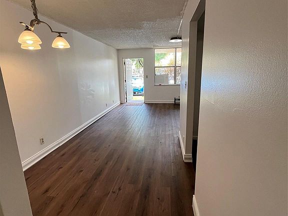 5th image of 9141 Sunrise Lakes Boulevard #115
