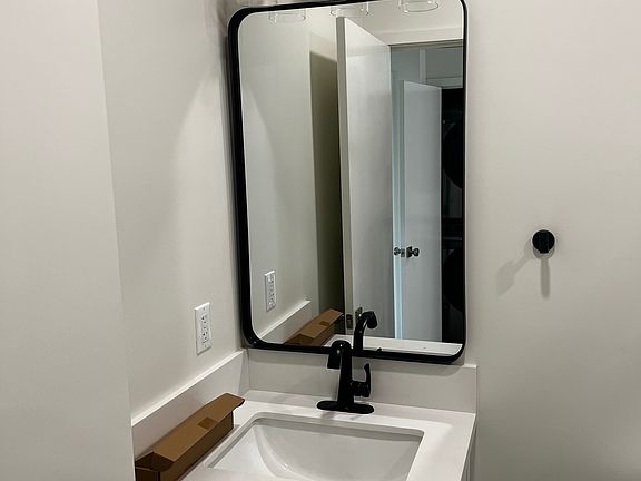 2nd image of 1031 Ocean Park Blvd