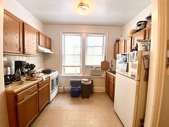 2nd image of 34-29 43rd St #2VV