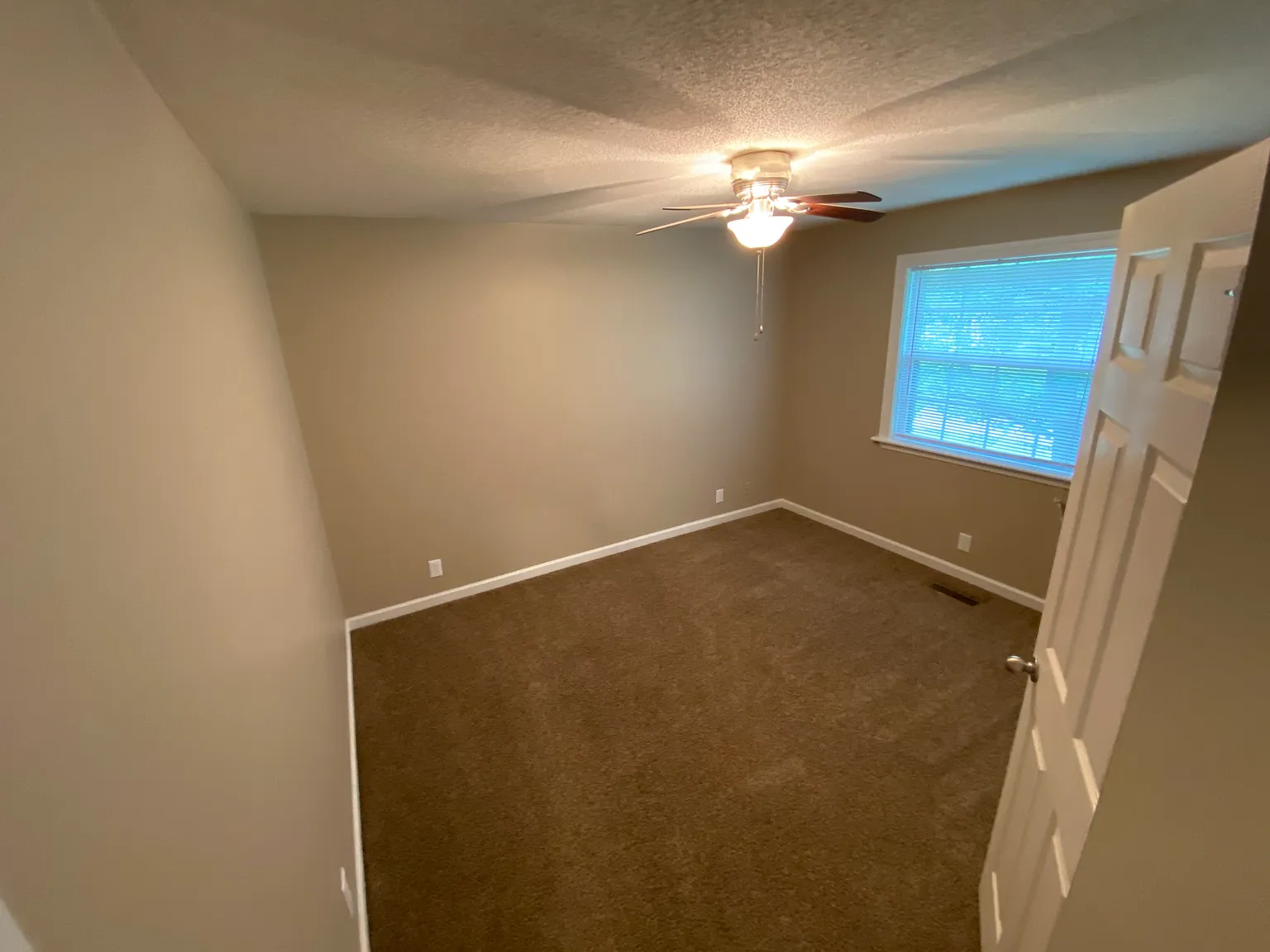 3 bed, 1225 sqft, $1,600 — Photo 3