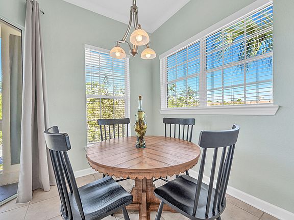 5th image of 2325 Crystal Cove Ln #325
