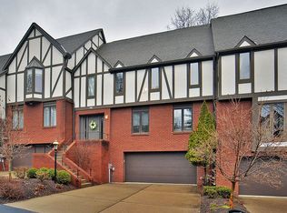 449 Dover Dr, Pittsburgh, PA 15238