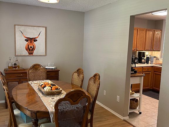 Dining area leads to kitchen