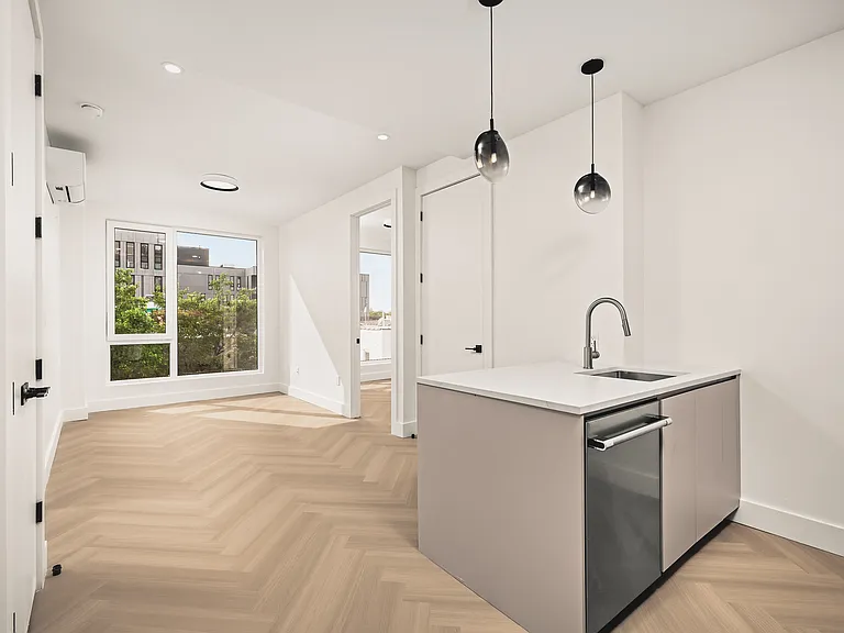 34-16 38th St #220 — Photo 4