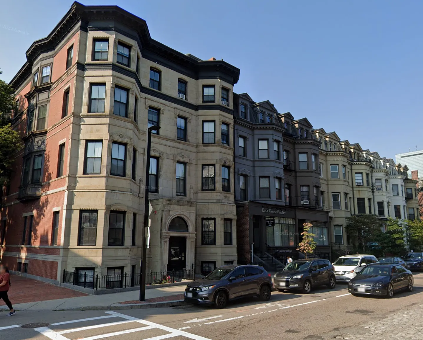 2 bed, 847 sqft, $4,300 — Photo 3