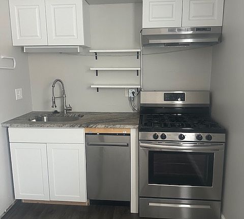 3rd image of 2661 Medary Ave #2
