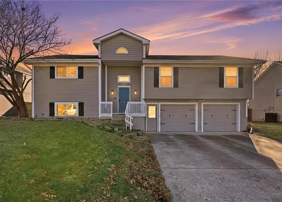 1st image of 709 Feldspar St