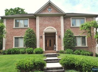 146 Palisade Ave, Cresskill, NJ 07626