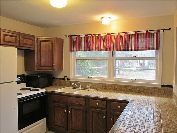 4th image of 1403 Kessler Boulevard East Dr