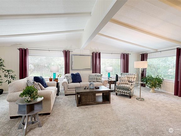 4th image of 1056 SE Dove Lane
