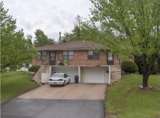 409 S Sugar Creek Blvd, Sugar Creek, MO 64054